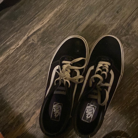 Old Skool Black and White Vans in Size: 10US - Picture 1 of 3